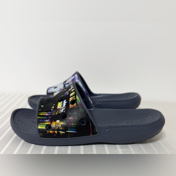 CROCS Classic Slide Sandals Meta Scape City Graphic Print Size 9 Men / 11 Women - Picture 3 of 15